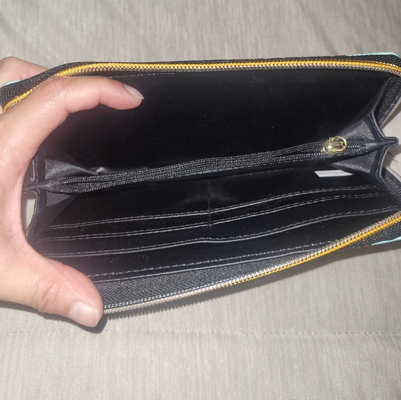 Wallet - Picture 2 of 4
